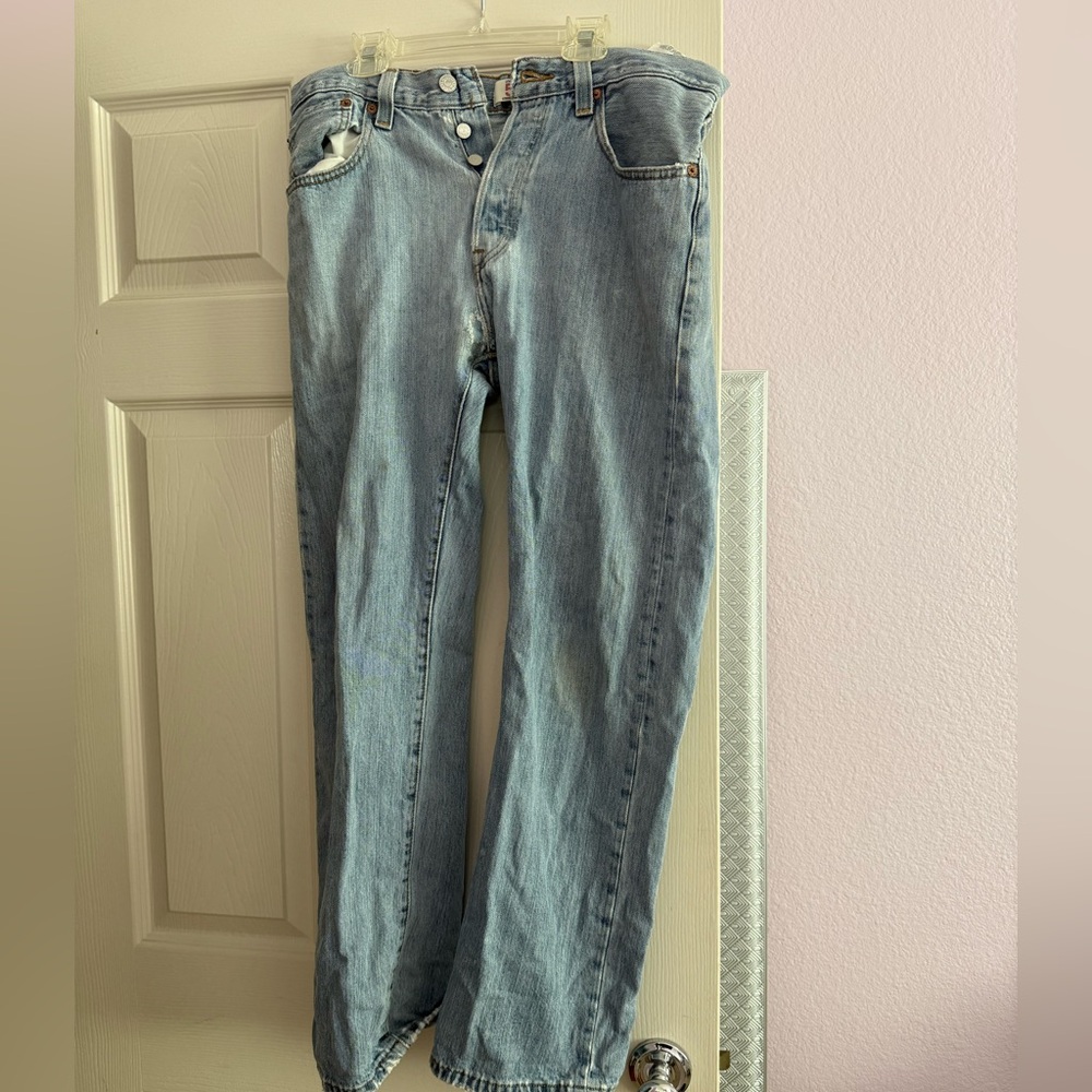 Levi's Classic Light Blue Jeans